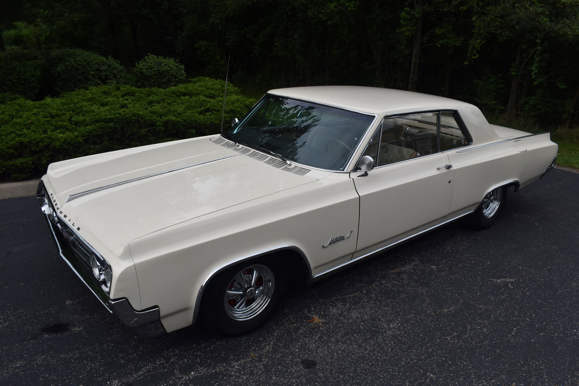 1964-oldsmobile-jetstar-1-e1ptkfns